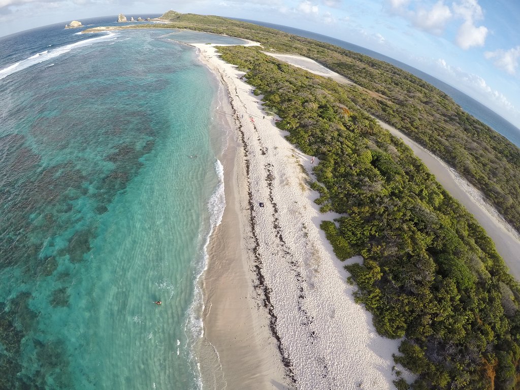 Caraïbes Parachutisme Offer Saut sur les îles