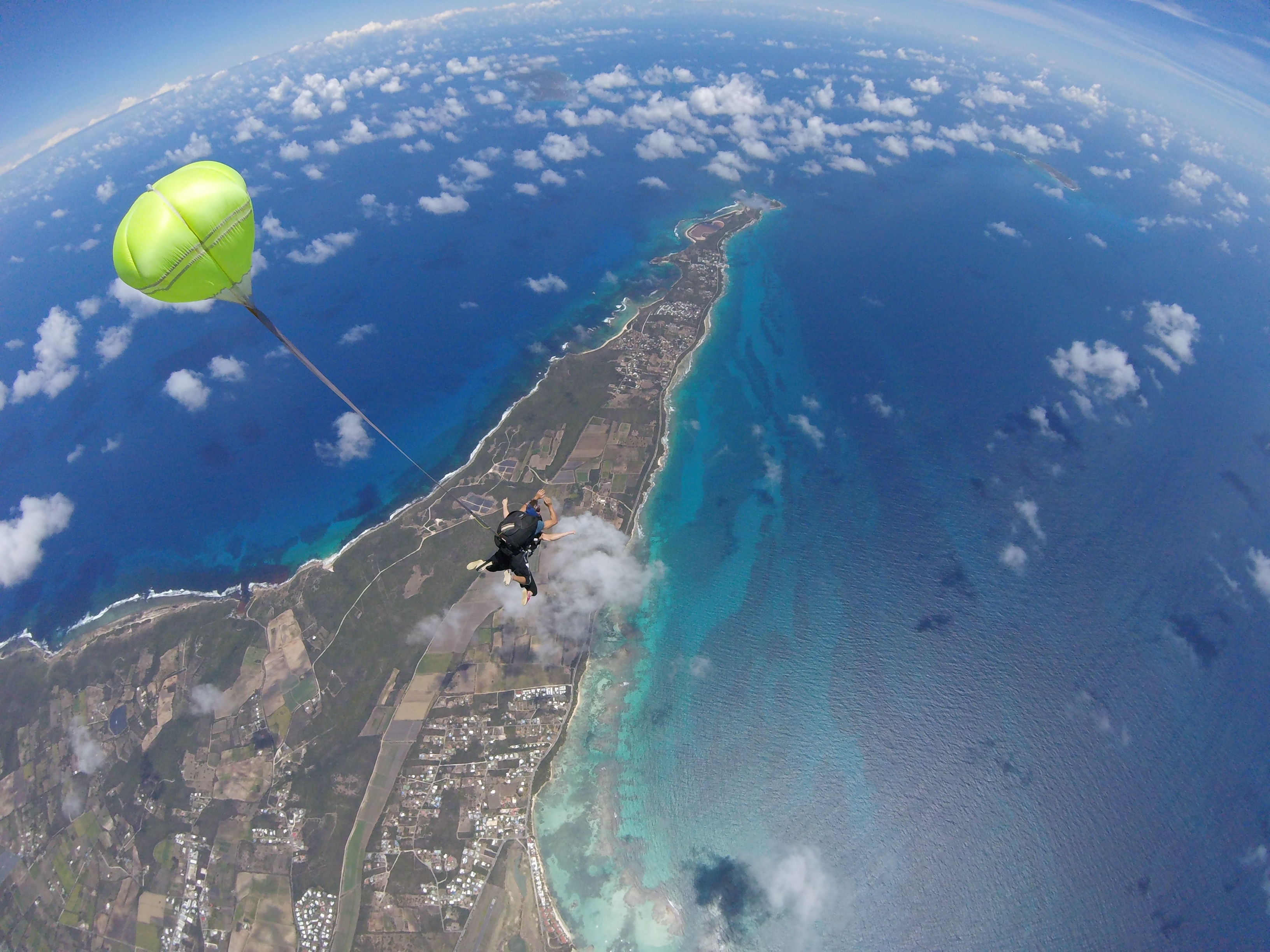 Caraïbes Parachutisme Offer Bapteme chute libre