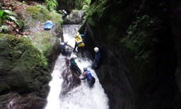 Activité vert intense   Canyoning and hiking offer Vert Intense - Canyoning Ti canyon in Family image